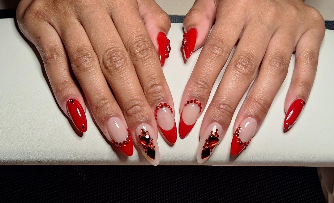 Red rhinestone nail set